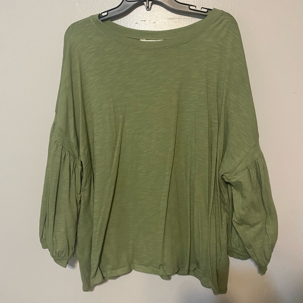 Green top with balloon sleeves